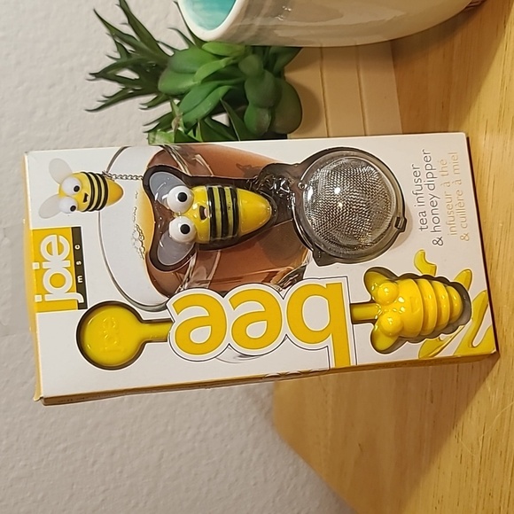 Time for tea Floral studio pottery mug, heart tea Pat with tea infuser - Picture 7 of 8